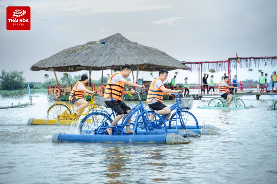 Làng Du Lịch Sinh Thái Tre Việt