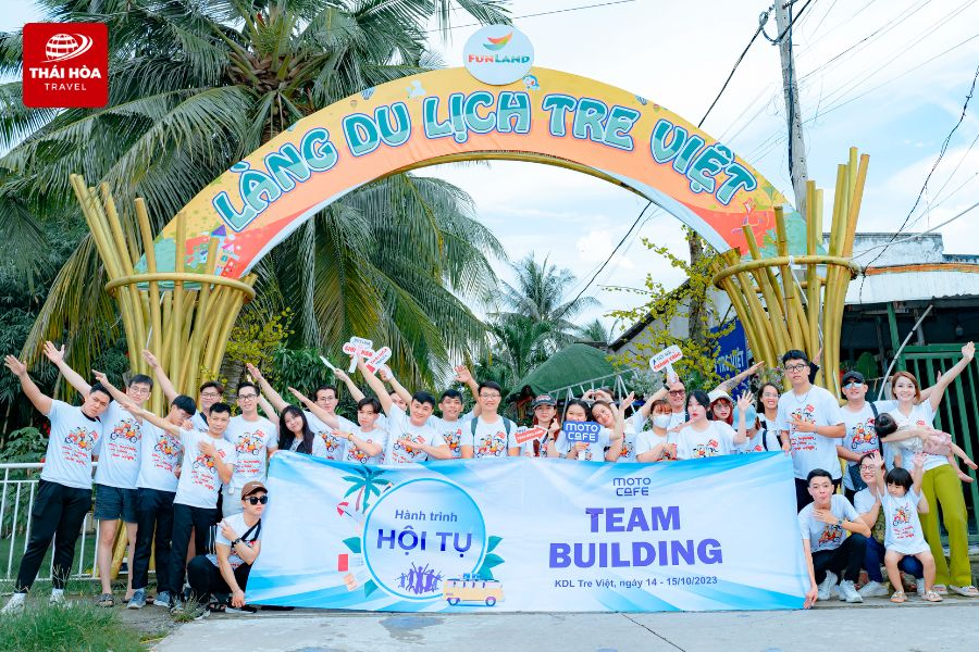 Làng Du Lịch Sinh Thái Tre Việt