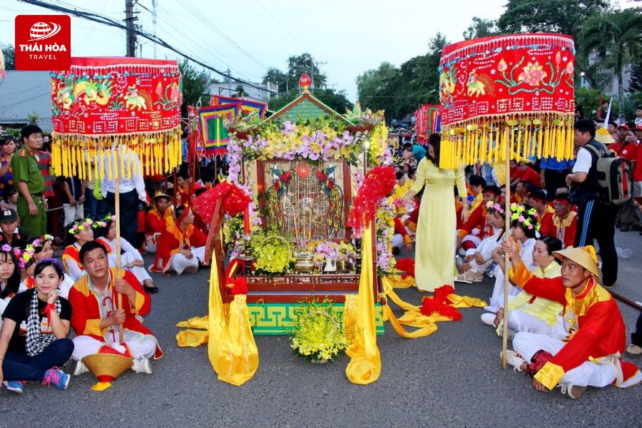 Lễ hội Vía Bà Chúa Núi Sam