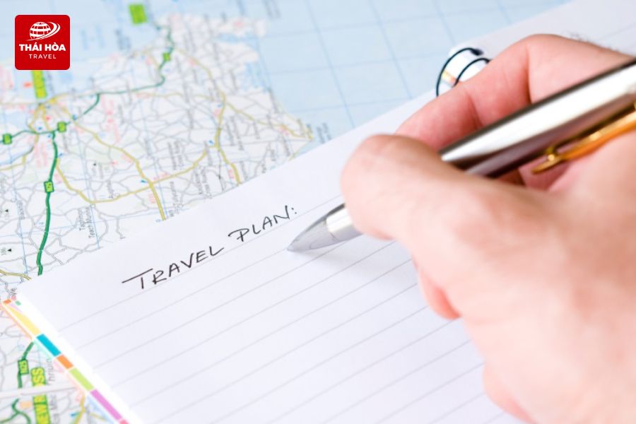 bạn nên lập kế hoạch vui chơi ít nhất 1 tháng trước ngày khởi hành, đặc biệt vào mùa cao điểm