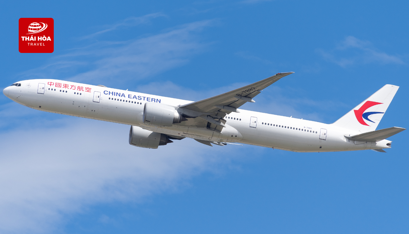 Đoàn đến Thượng Hải bằng hãng hàng không China Eastern Airlines