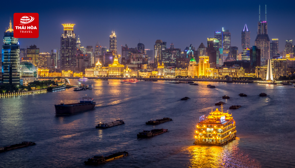 Du thuyền sông Hoàng Phố