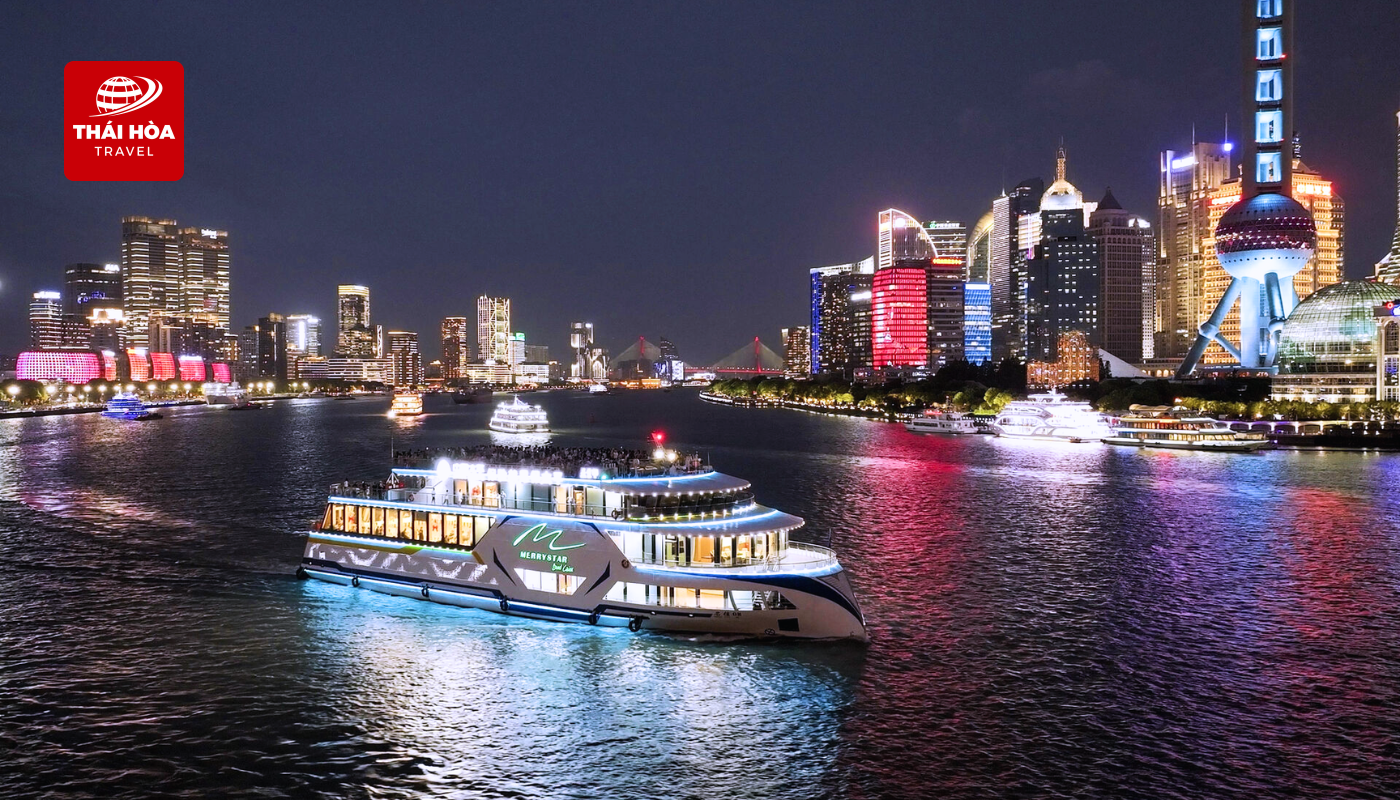 Du thuyền sông Hoàng Phố