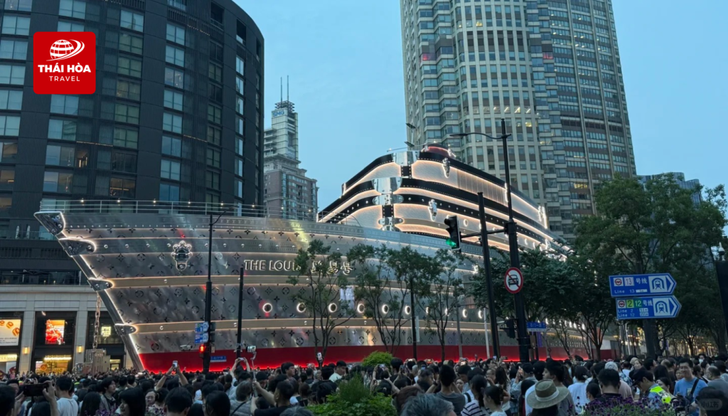 Biểu tượng chiếc tàu LV Bến Thượng Hải