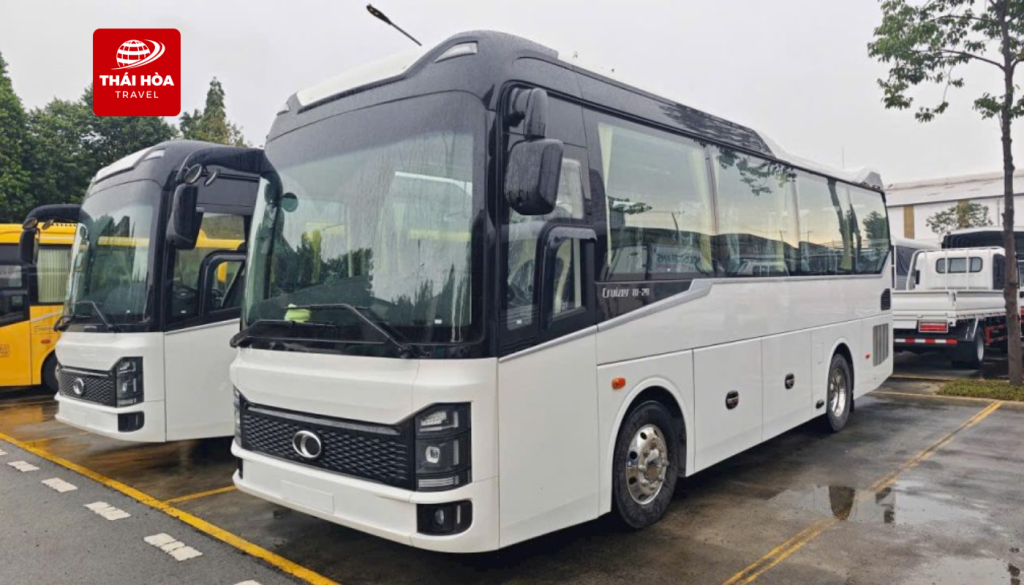 Thuê xe du lịch 29 chỗ Thaco