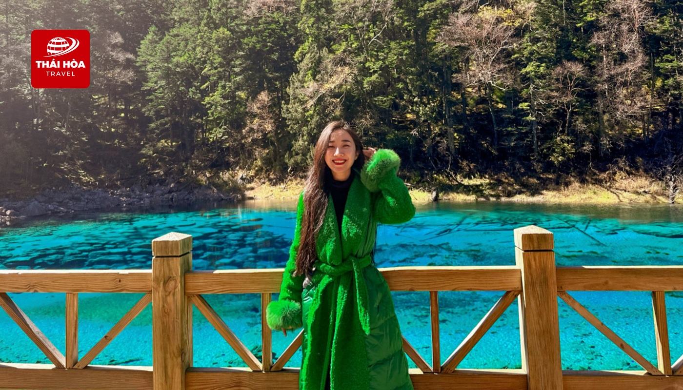 Hồ Ngũ Sắc - Hồ nước đẹp tựa tranh vẽ