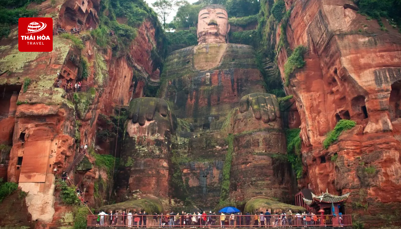 Lạc Sơn Đại Phật - Tượng Phật khổng lồ bằng đá
