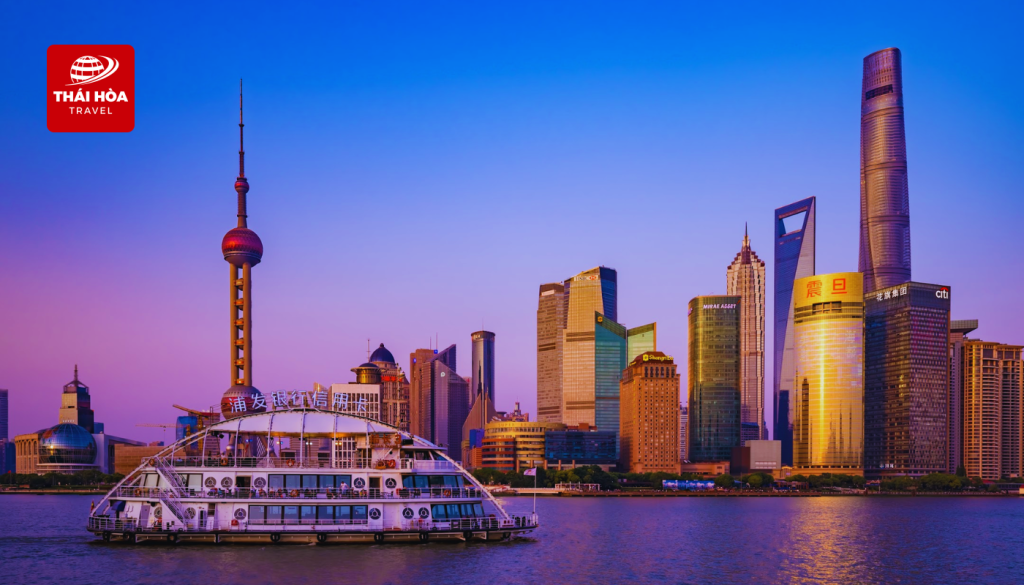 Du thuyền sông Hoàng Phố