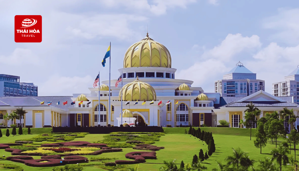 Cung điện Hoàng gia mang phong cách kiến trúc Hồi giáo