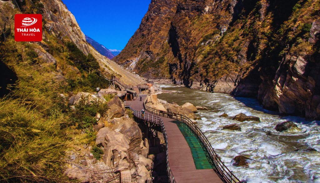 Khe Hổ Nhảy - Hẻm núi sâu, dài và hẹp nhất thế giới