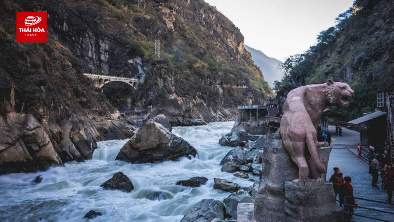 Khe Hổ Nhảy - Hẻm núi sâu, dài và hẹp nhất thế giới