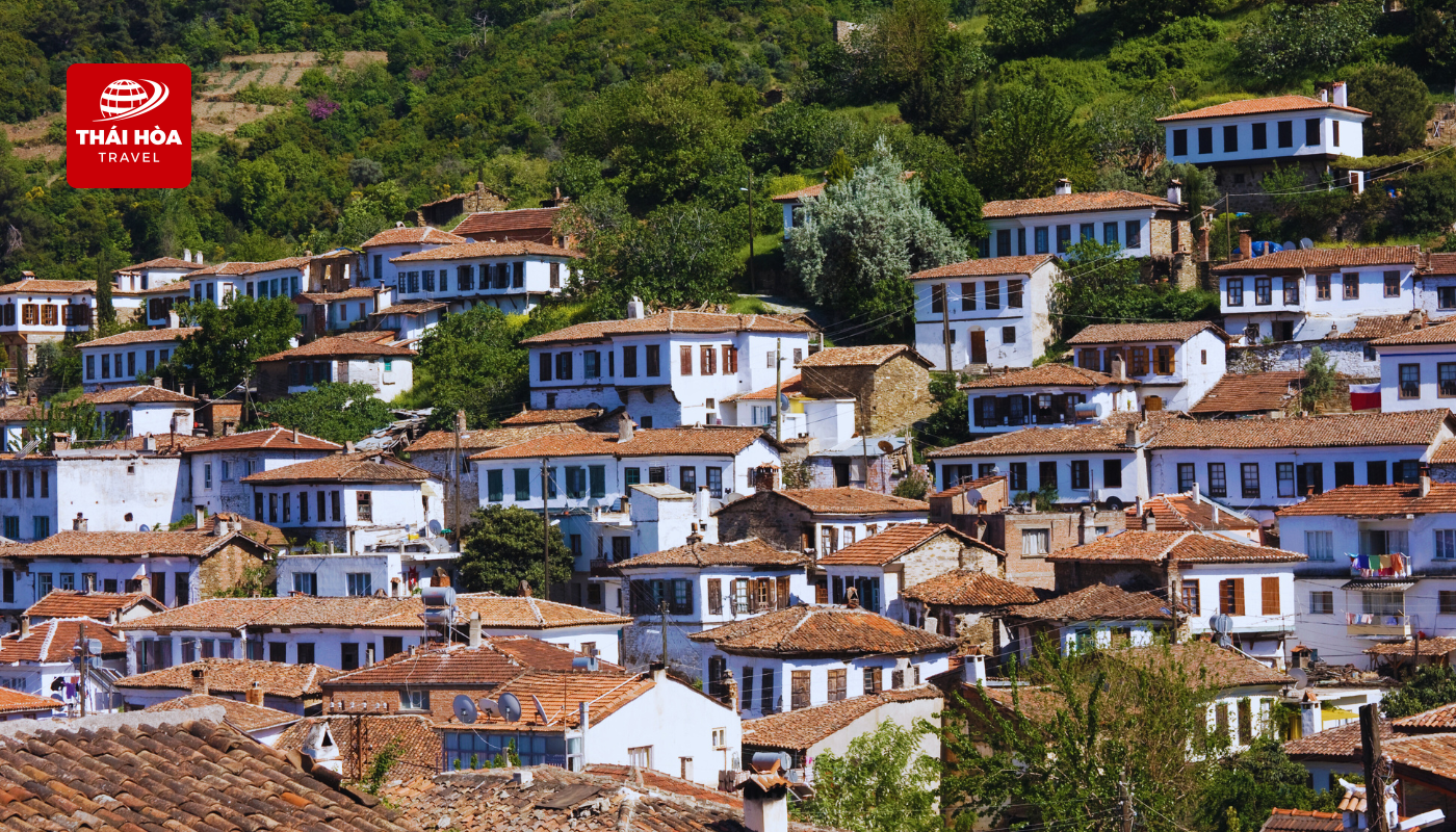 Làng cổ Sirince - Ngôi làng nhỏ nằm trên sườn đồi