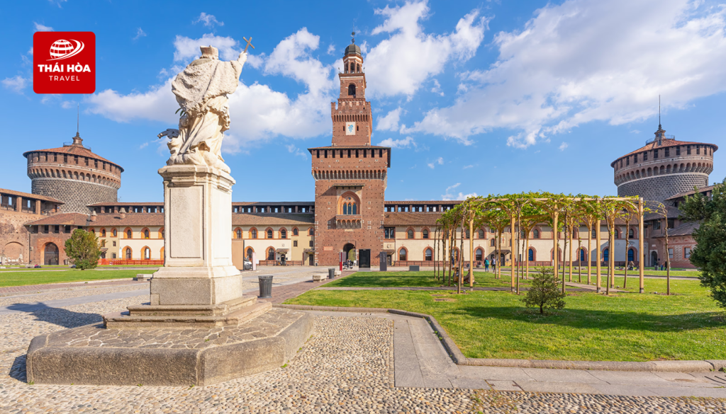 Lâu đài Sforzesco