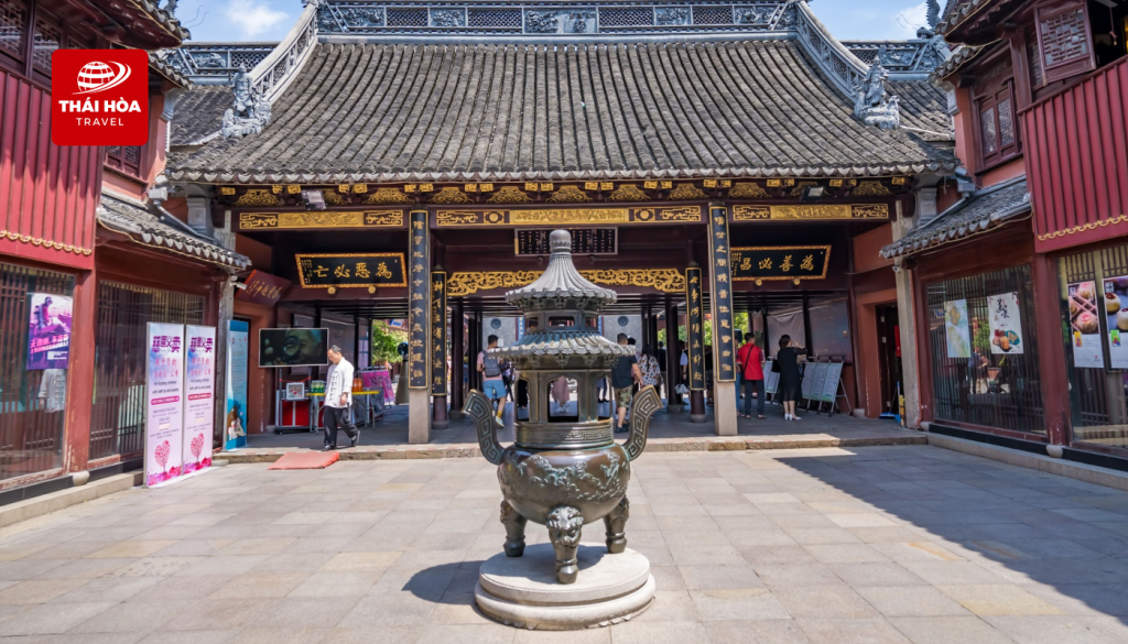 Miếu Thành Hoàng -Ngôi đền Đạo giáo