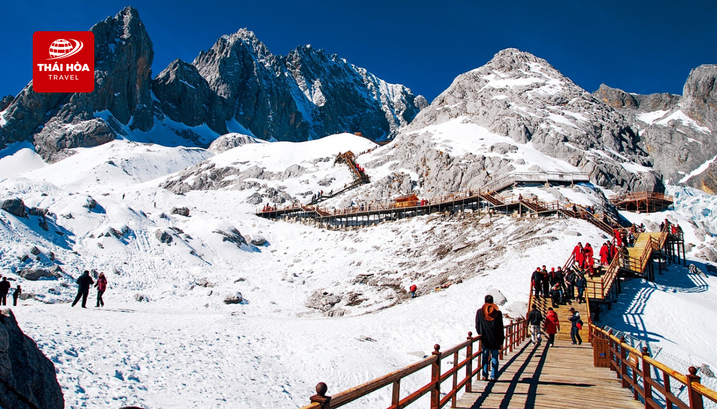 Núi Tuyết Ngọc Long