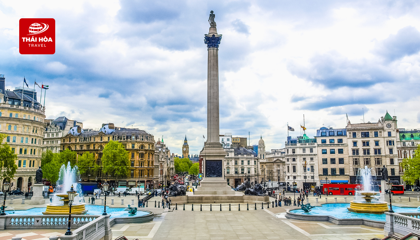 Quảng trường Trafalgar với cột Nelson cao hơn 50m