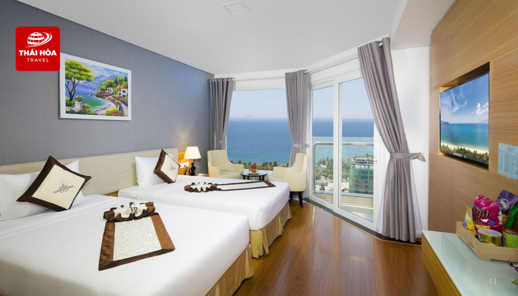 Phòng Deluxe nhìn ra biển có ban công