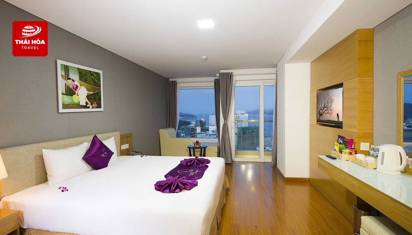 Phòng Suite nhìn ra biển có ban công