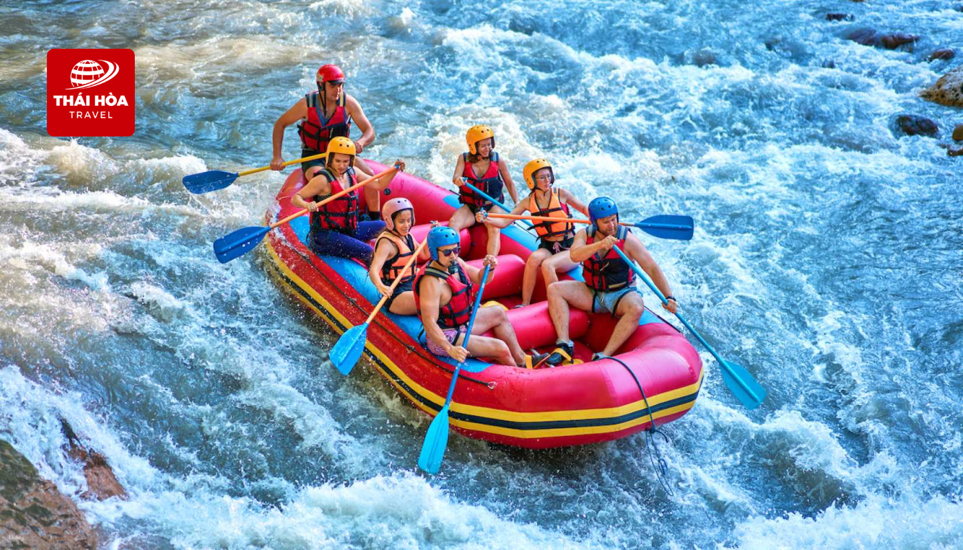 Chèo thuyền vượt thác White Rafting