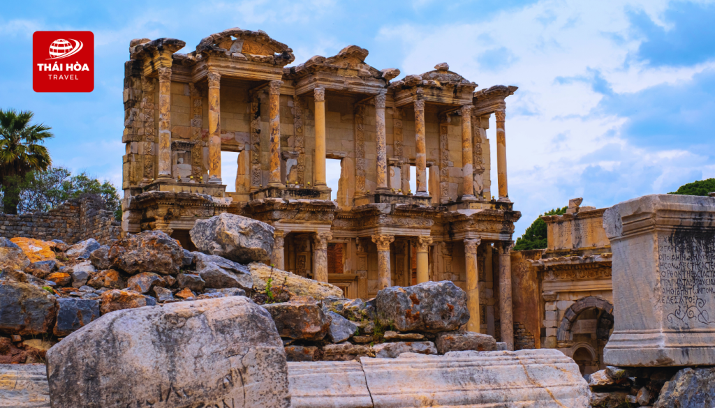 Thư viện Celsus - Công trình ấn tượng của La Mã