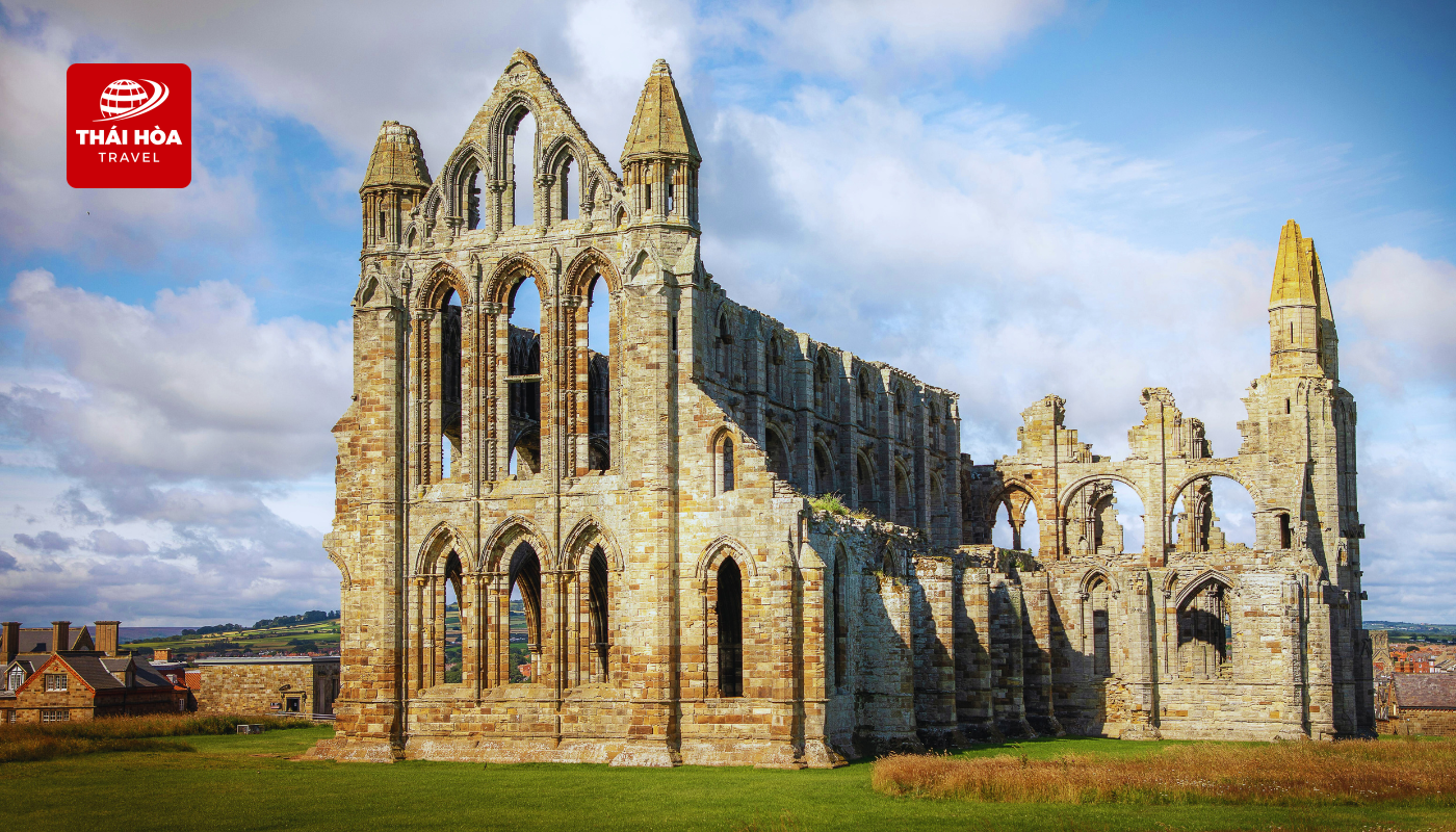 Kirkstall Abbey - Tu viện cổ xây dựng từ thế kỷ XII