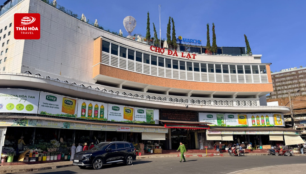 Đoàn ghé Chợ Đà Lạt mua sắm đặc sản Đà Lạt