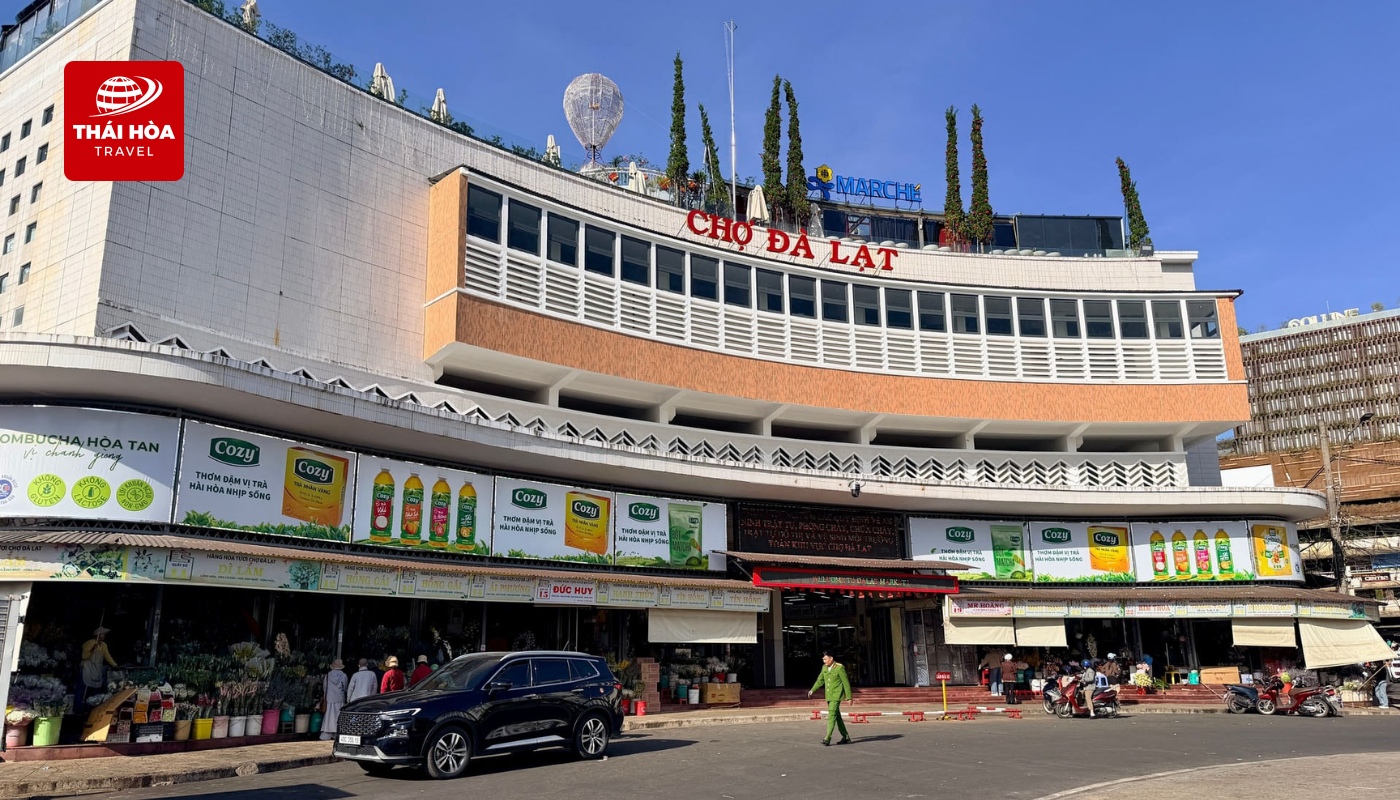 Đoàn ghé Chợ Đà Lạt mua sắm đặc sản Đà Lạt