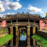 Chùa Cầu nổi bật với kiến trúc "Thượng gia hạ kiều"