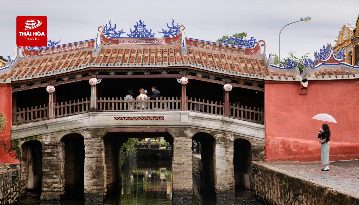 Chùa Cầu nổi bật với kiến trúc "Thượng gia hạ kiều"