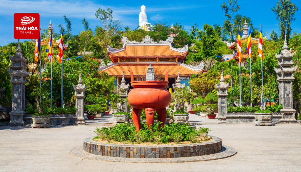 Chùa Long Sơn (Chùa Phật Trắng)