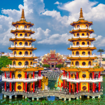 Tháp Long Hổ tại Đầm Liên Trì