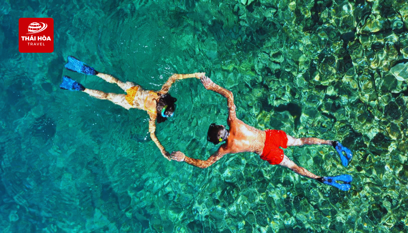 Đoàn sẽ di chuyển bằng cano ra đảo Coral