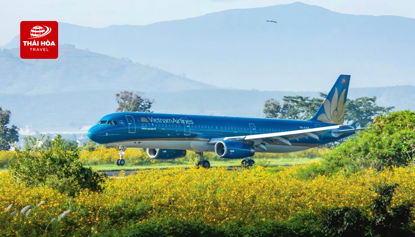 Đoàn làm thủ tục chuyến bay của Vietnam Airlines khởi hành đi Busan