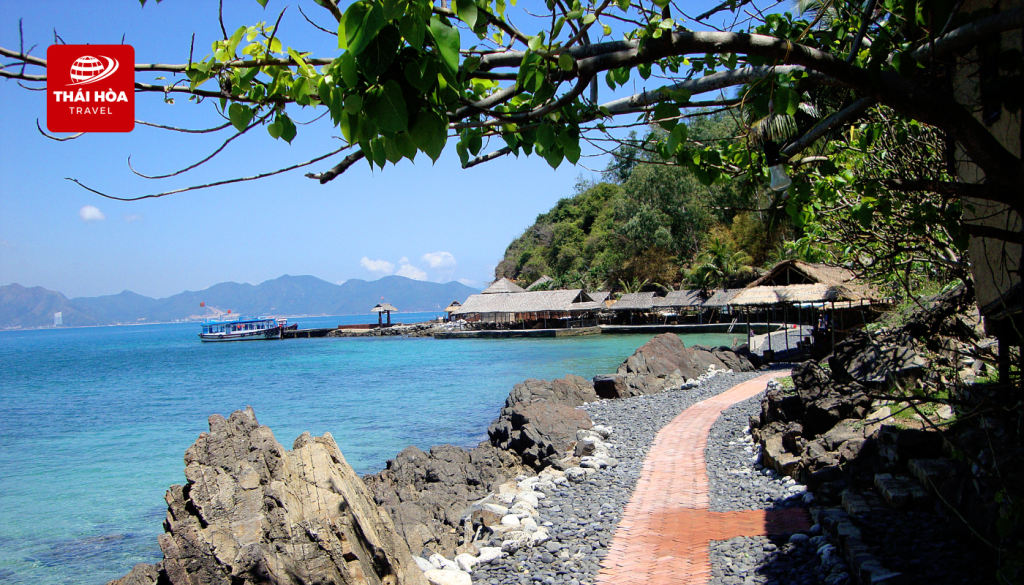 khu du lịch Con Sẻ Tre