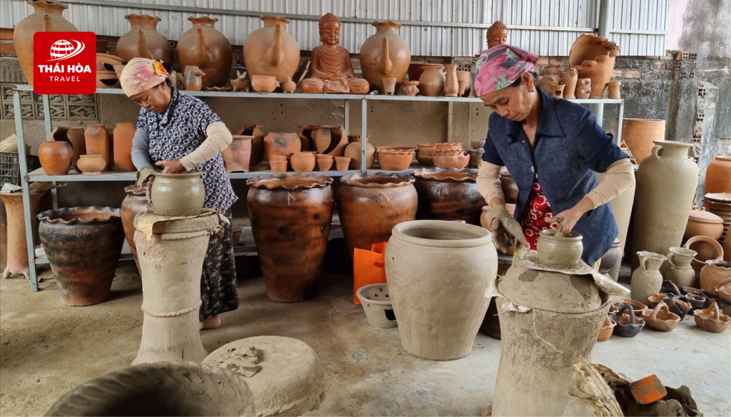 Làng gốm Bàu Trúc: Đây là một trong những làng gốm cổ nhất Đông Nam Á