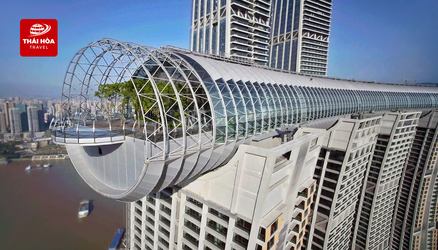 The Crystal: Công trình “tòa nhà nằm ngang”