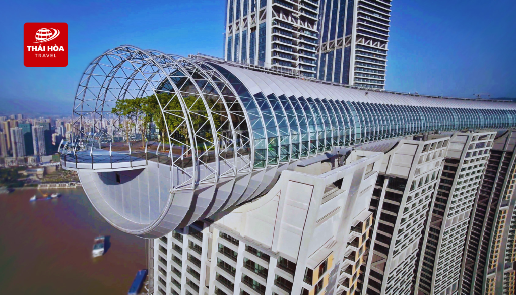 Lai Phúc Sĩ - Tòa nhà chọc trời nằm ngang