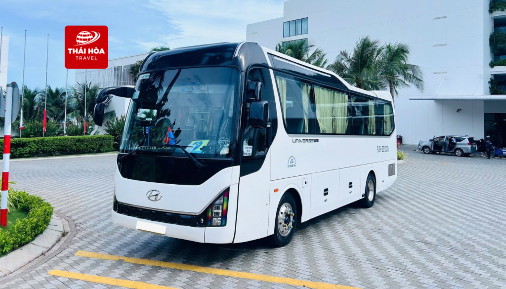 Thuê xe du lịch 45 chỗ Hyundai Universe