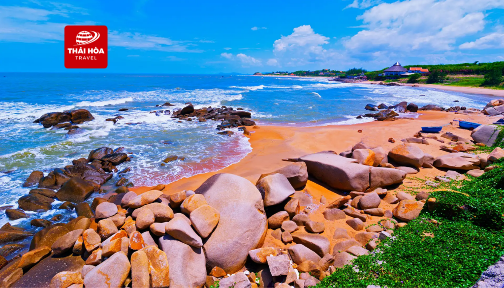 Tour Long Hải 2N1Đ: Dinh Cô - Núi Minh Đạm - Nông Trại Cừu