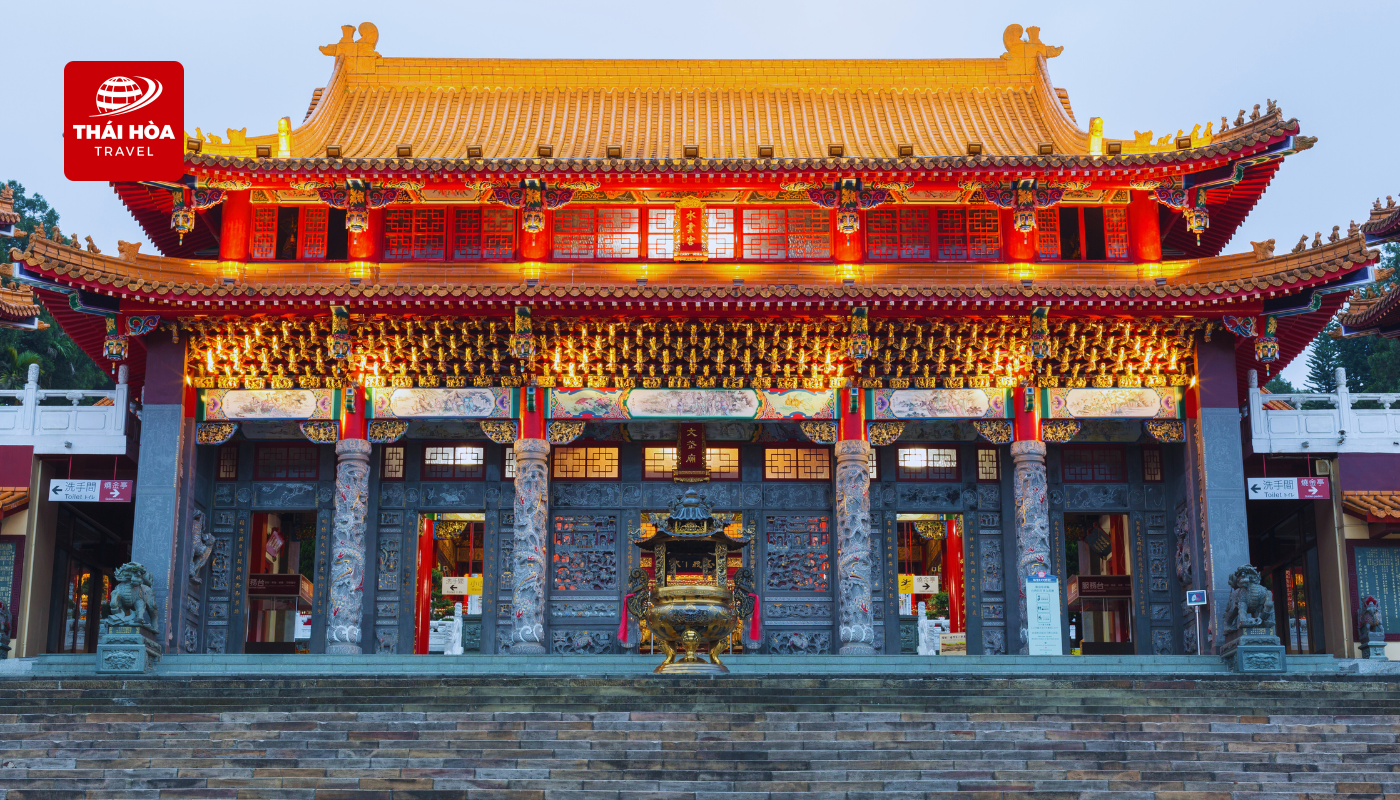 Võ Văn Miếu: Ngôi miếu nổi tiếng với kiến trúc sơn son thiếp vàng