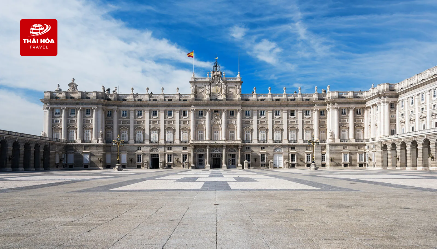 Cung điện Hoàng gia Madrid