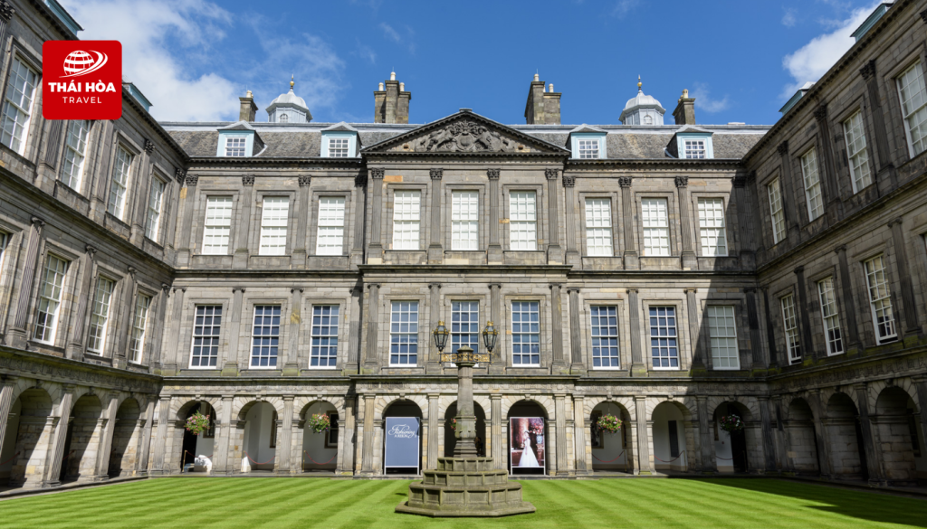 Cung điện Holyroodhouse