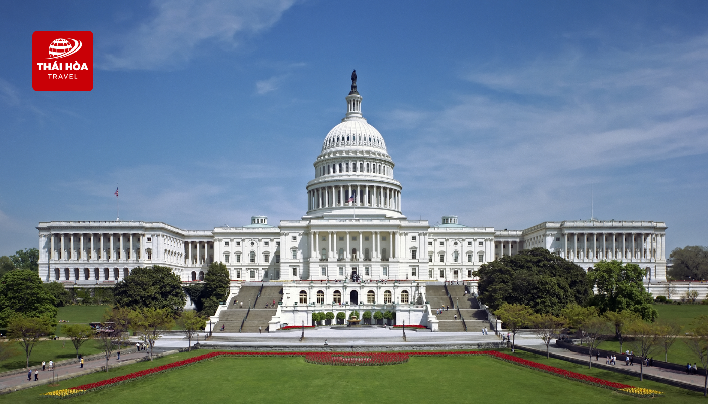 Điện Capitol: Tòa nhà Quốc hội Hoa Kỳ với mái vòm trắng khổng lồ