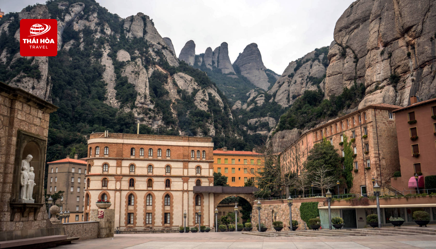 Hang thánh Santa Cova