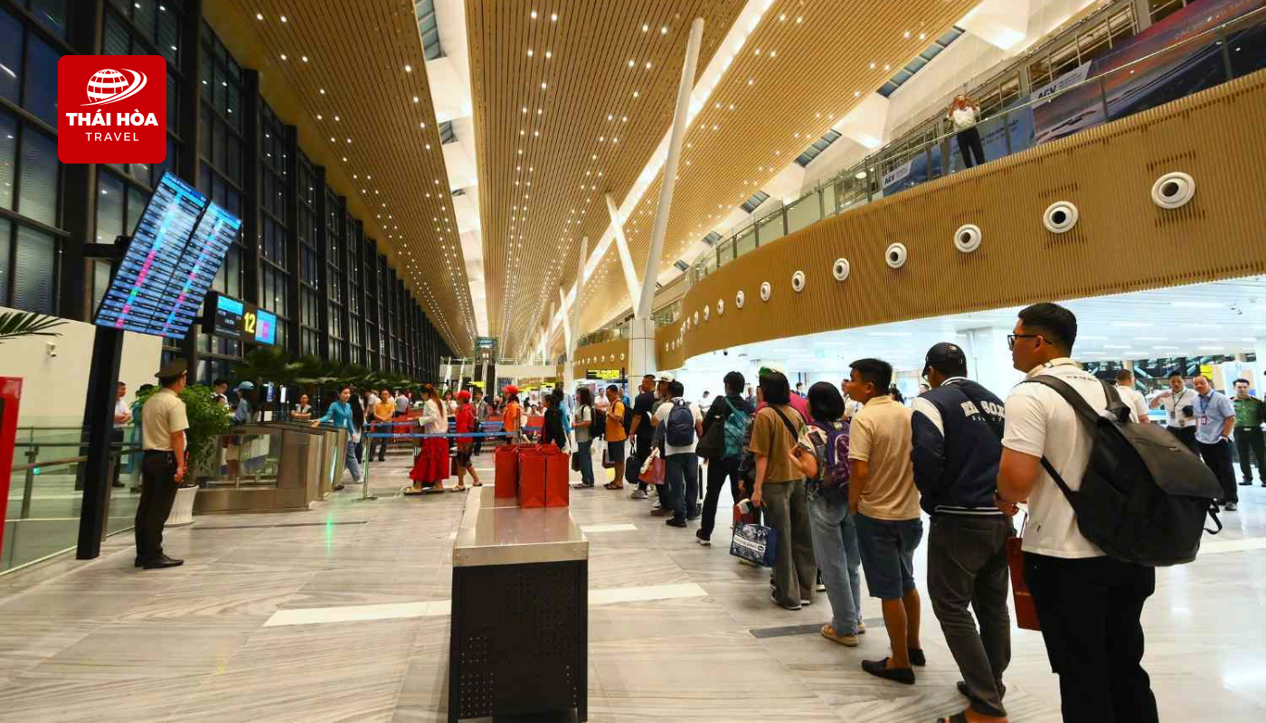 Quý khách có mặt tại sân bay Tân Sơn Nhất