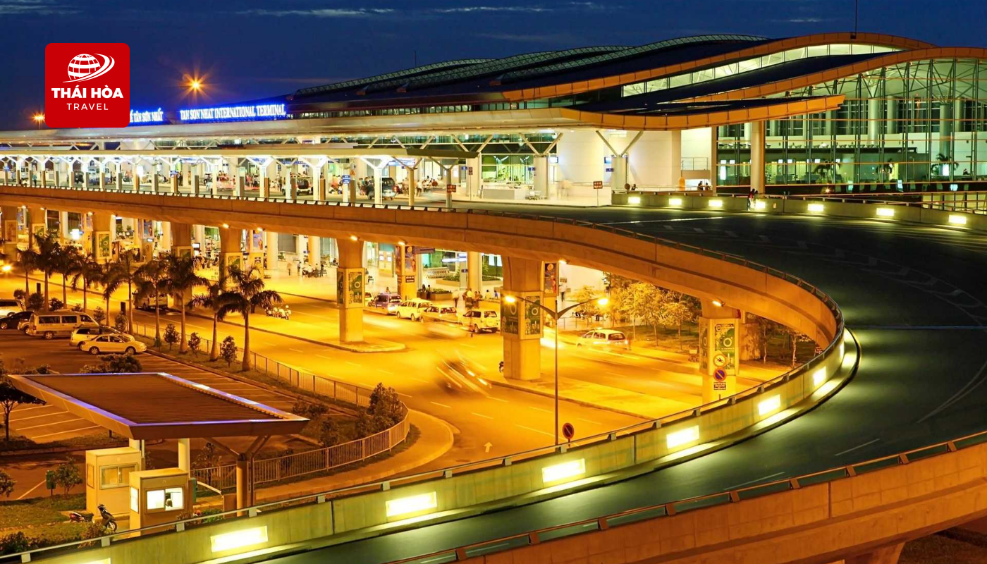 Quý khách có mặt tại sân bay Tân Sơn Nhất