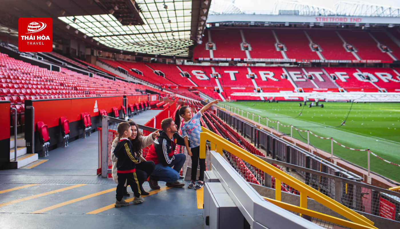 Sân vận động Old Trafford là sân nhà của Manchester United