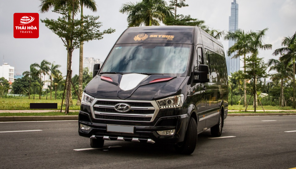 Thuê xe du lịch 12 chỗ Limousine
