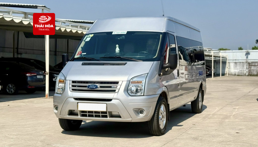 Thuê xe du lịch 16 chỗ Ford Transit