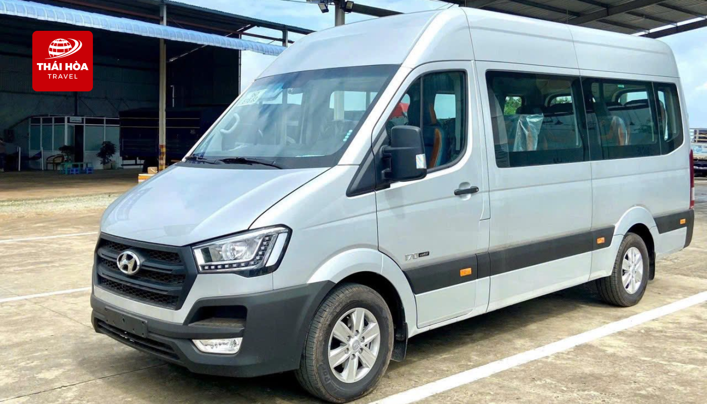 Xe 16 chỗ phù hợp với đoàn khách từ 8 - 15 người